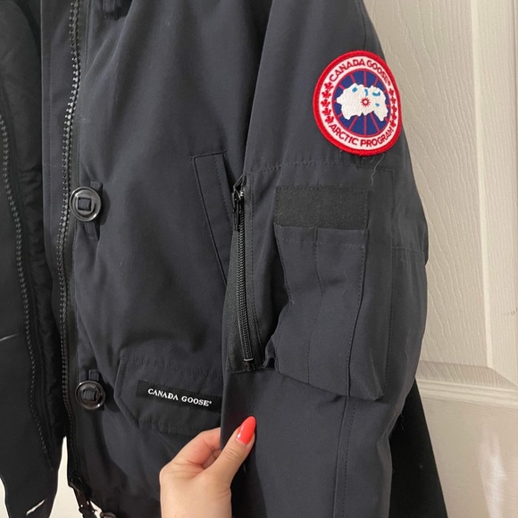❌❌SOLD❌❌Canada Goose Jacket - Picture 6 of 8